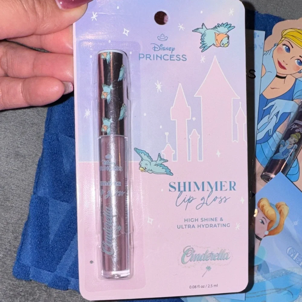 Disney- NWT Cinderella Cosmetic Set with Blue Bag